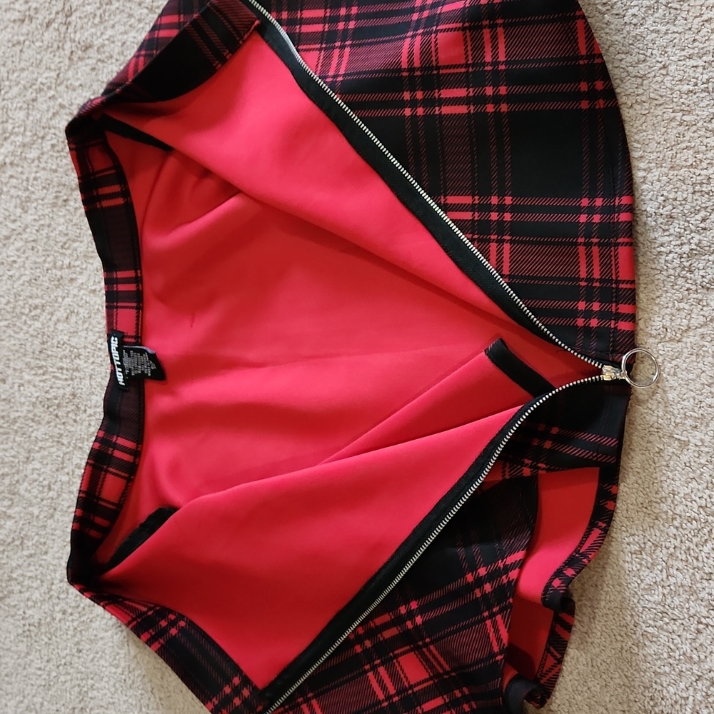Hot Topic Red and Black Plaid Front Zip Skirt, Small - Picture 4 of 8